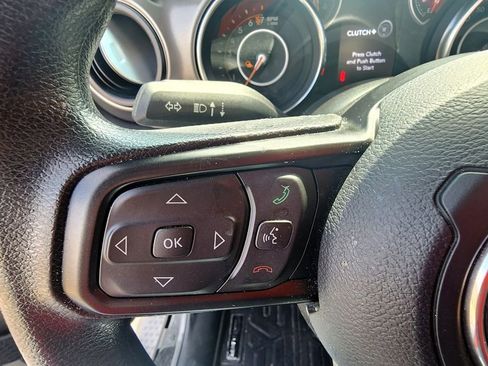 Used 2022 Jeep Gladiator Sport image 16