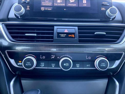 Used 2018 Honda Accord Sport image 29