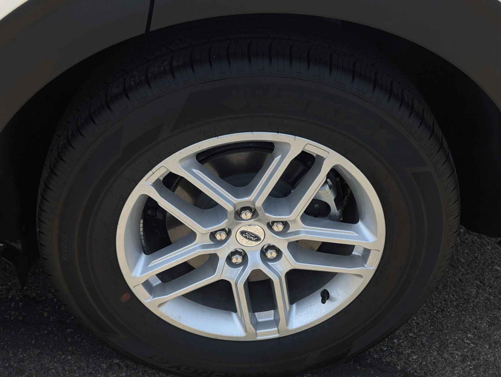New 2026 Ford Explorer Active w/ Active Comfort Package RWD image 7