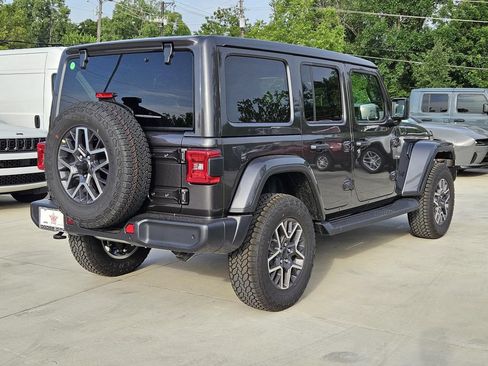 New 2026 Jeep Wrangler Unlimited Sahara AWD/4WD image 4