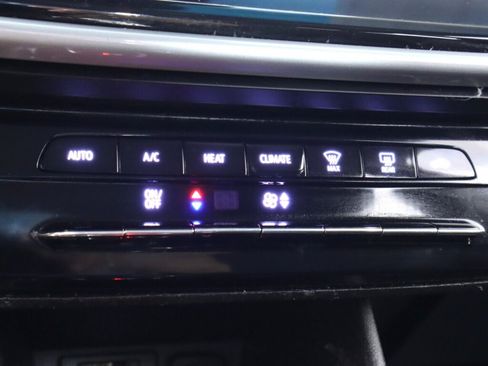 Used 2023 Chevrolet Bolt LT FWD image 23