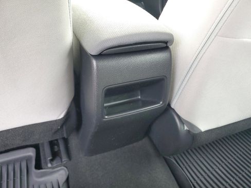 Used 2021 Toyota Corolla LE image 15