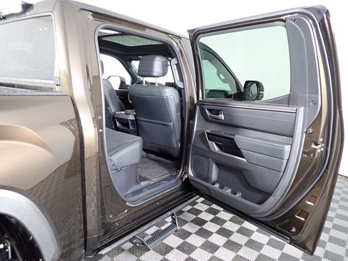 Used 2025 Toyota Tundra Limited AWD/4WD image 42