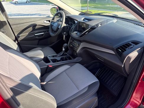 Used 2017 Ford Escape SE w/ Equipment Group 201A AWD/4WD image 13