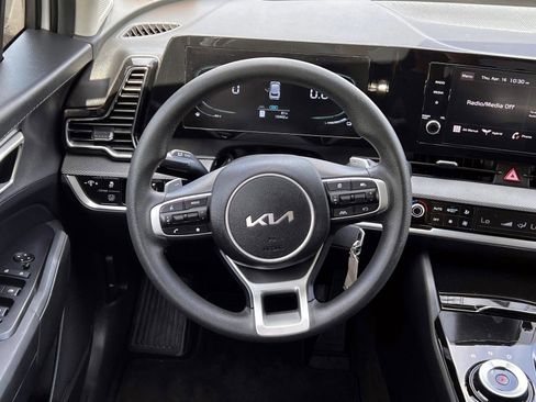 Used 2023 Kia Sportage LX AWD/4WD image 12