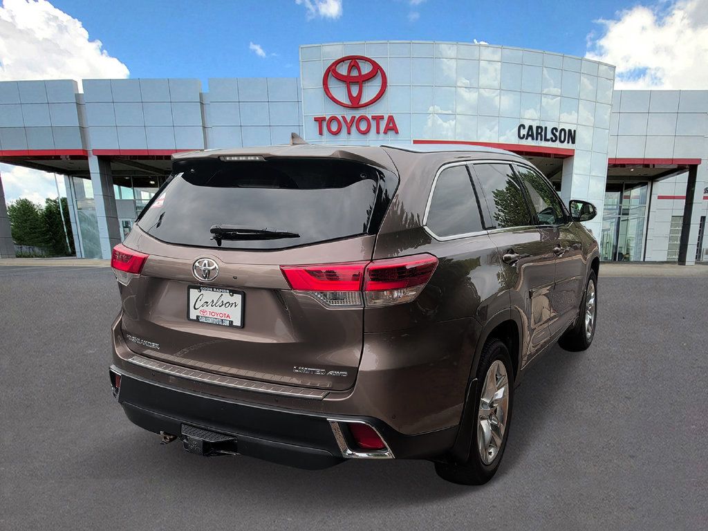 Used 2018 Toyota Highlander Limited AWD/4WD image 4
