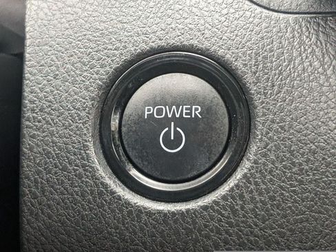 Used 2025 Toyota Camry XLE AWD/4WD image 20