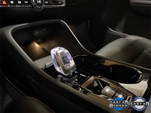 Used 2025 Volvo XC40 B5 Plus image 49