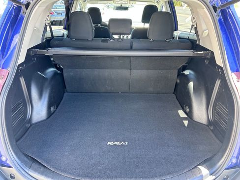 Used 2015 Toyota RAV4 LE AWD/4WD image 8