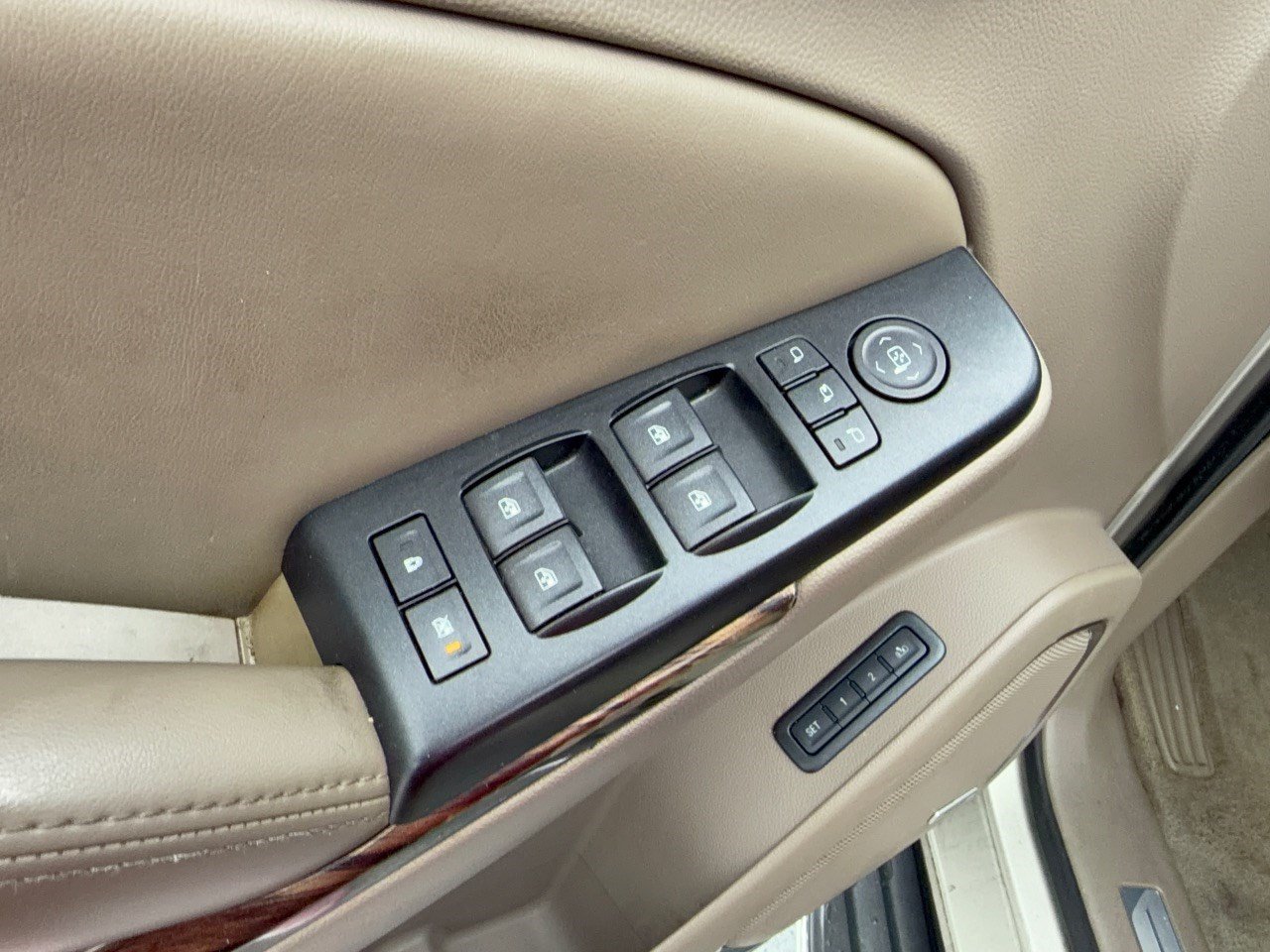 Used 2015 GMC Yukon SLT w/ Open Road Package RWD image 15