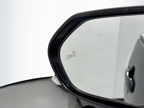 Used 2020 Toyota Prius XLE image 14