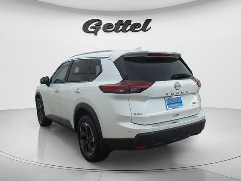 Certified 2024 Nissan Rogue SV w/ SV Premium Package FWD image 7