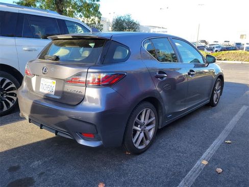Used 2017 Lexus CT 200h image 8