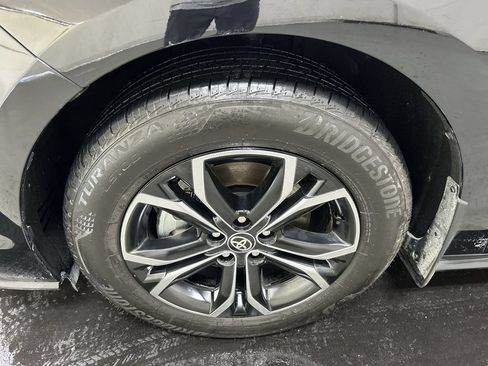 Used 2026 Toyota Sienna Platinum AWD/4WD image 8