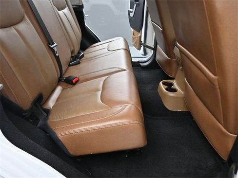 Used 2017 Jeep Wrangler Unlimited Sahara w/ Connectivity Group image 37