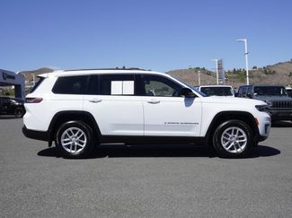 Used 2025 Jeep Grand Cherokee L Laredo w/ Trailer Tow Package AWD/4WD video 3