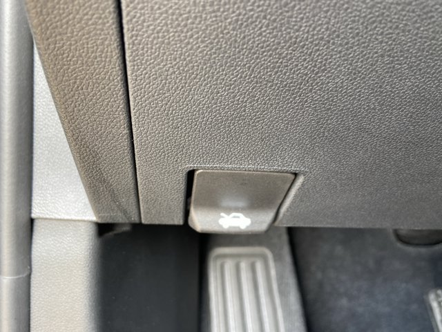 Used 2026 Chevrolet Equinox LT AWD/4WD image 48