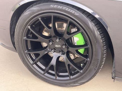 Used 2018 Dodge Challenger R/T RWD image 9