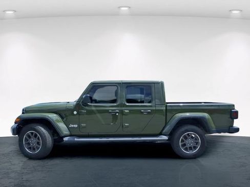 Used 2022 Jeep Gladiator Overland w/ Popular Equipment Package AWD/4WD image 16