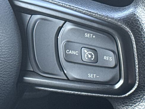 Used 2022 Jeep Wrangler Unlimited Sport AWD/4WD image 19