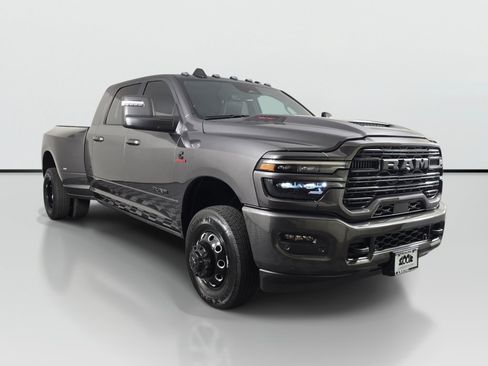 Used 2025 RAM 3500 Laramie AWD/4WD image 7