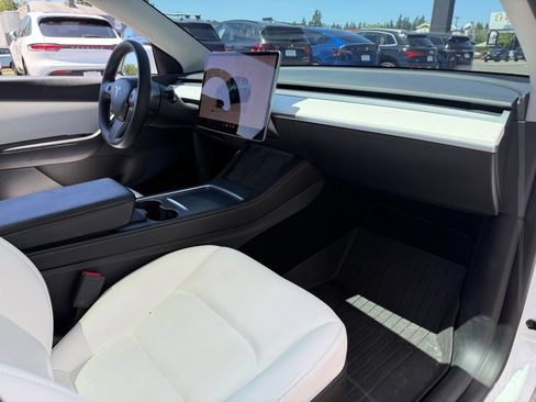 Used 2022 Tesla Model Y Performance AWD/4WD image 20