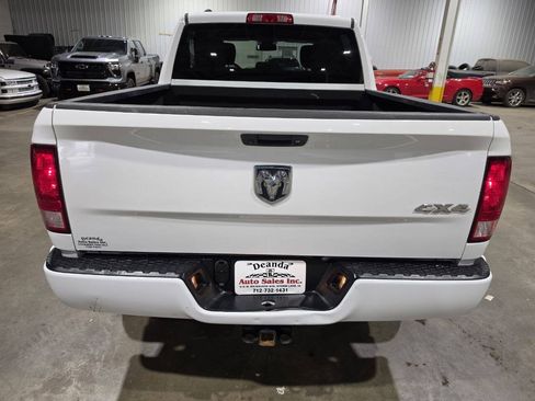 Used 2018 RAM 1500 Express AWD/4WD image 12