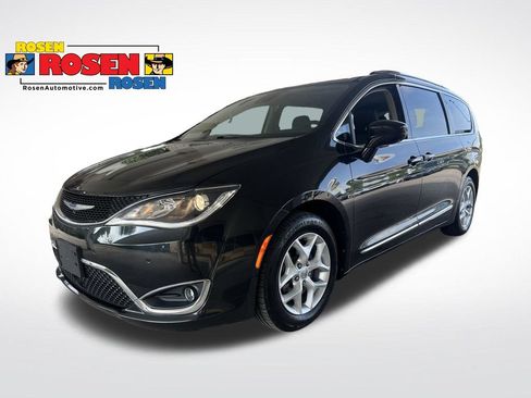 Used 2017 Chrysler Pacifica Touring-L Plus w/ Advanced Safetytec Group FWD image 1