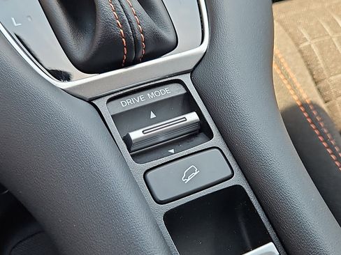 Used 2024 Honda HR-V Sport image 16