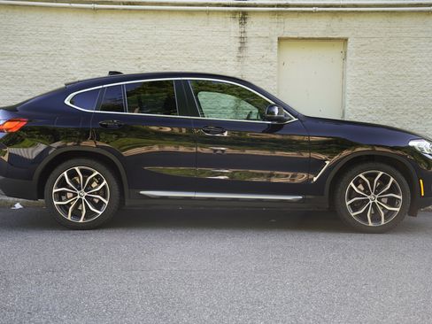 Used 2022 BMW X4 xDrive30i w/ Premium Package 2 AWD/4WD image 8