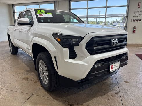 Certified 2024 Toyota Tacoma SR5 RWD image 4
