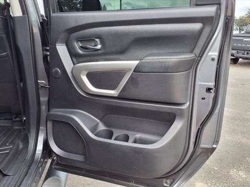 Used 2019 Nissan Titan PRO-4X w/ Pro-4x Convenience Package image 15
