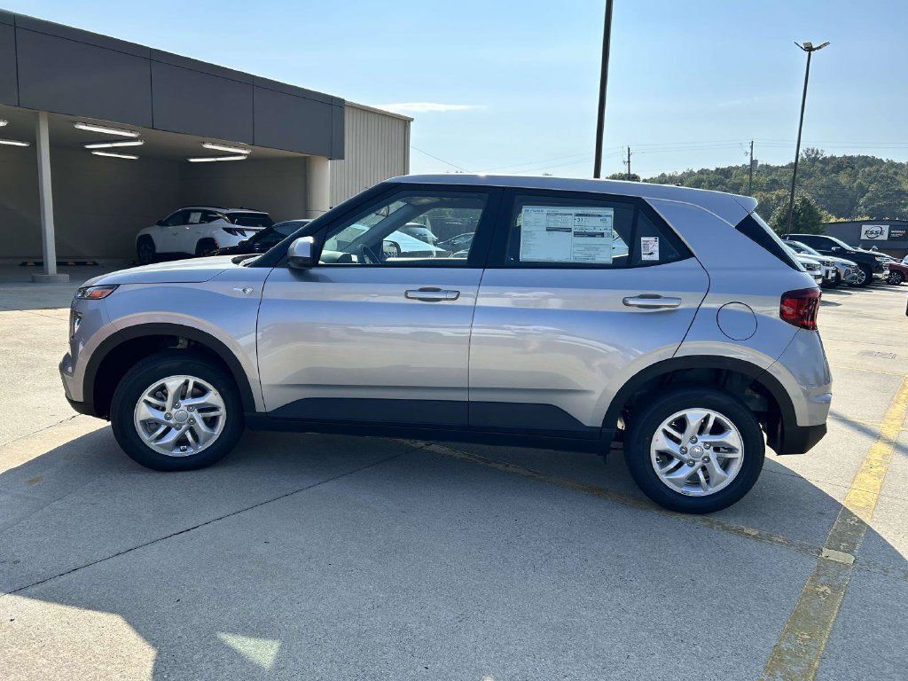 New 2026 Hyundai Venue SE FWD image 22