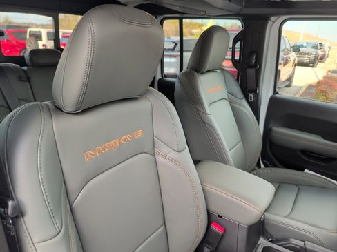 New 2026 Jeep Gladiator Mojave AWD/4WD image 24