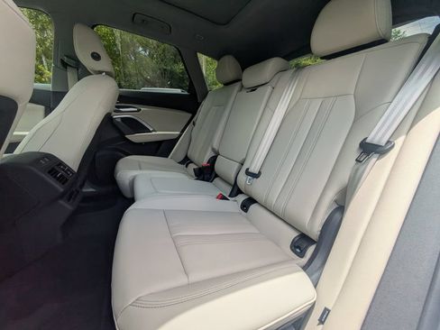 Used 2025 Audi Q5 Premium w/ Premium Plus AWD/4WD image 17
