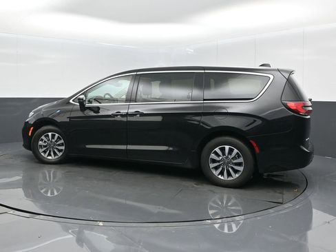 Certified 2024 Chrysler Pacifica Select image 5