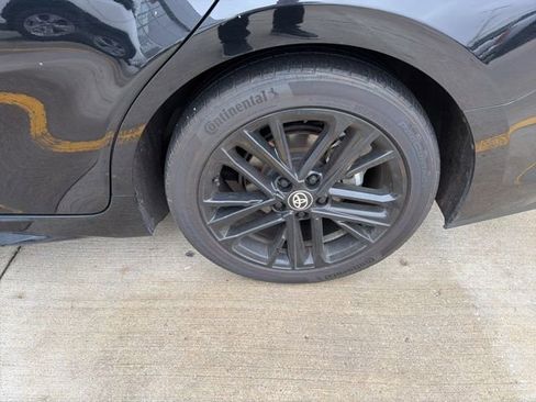 Used 2025 Toyota Camry SE image 4