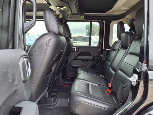 Used 2021 Jeep Wrangler Unlimited Sahara AWD/4WD image 20