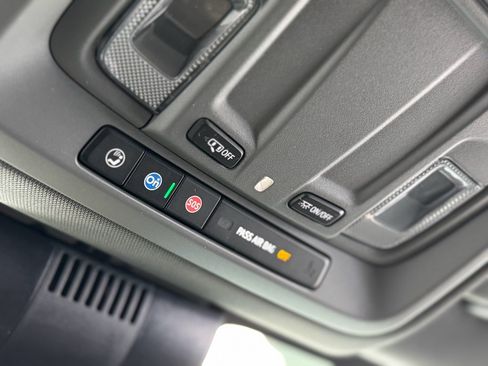 Used 2024 GMC Sierra 1500 SLT image 31