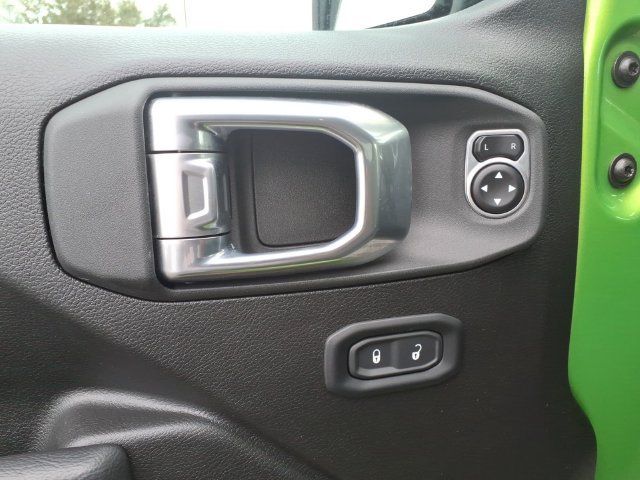 Certified 2025 Jeep Wrangler Sport AWD/4WD image 19