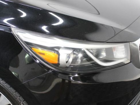 Used 2016 Kia Sedona LX w/ LX Convenience Package image 7