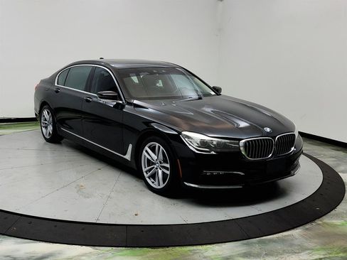 Used 2017 BMW 740i RWD image 3