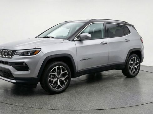 Used 2025 Jeep Compass Limited image 3