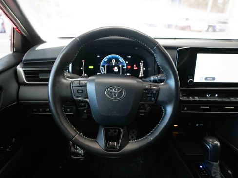 Used 2025 Toyota Camry SE image 21