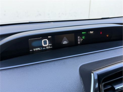 Used 2016 Toyota Prius Two FWD image 15