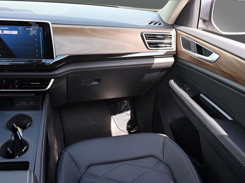 Certified 2026 Volkswagen Atlas SE AWD/4WD image 17