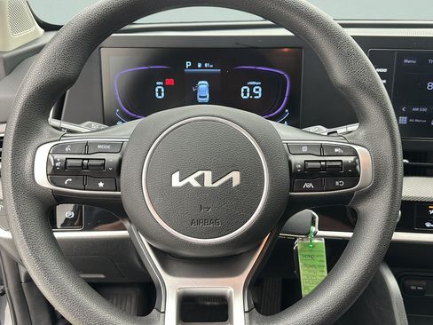 Used 2024 Kia Sportage LX AWD/4WD image 16