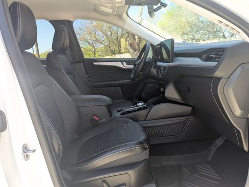 Used 2023 Ford Escape Platinum w/ Premium Technology Package image 27