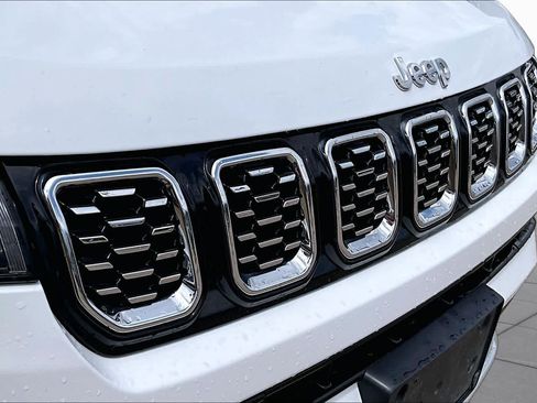 Used 2025 Jeep Compass Limited AWD/4WD image 28