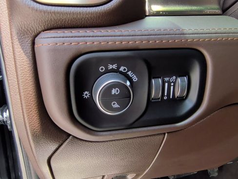 Used 2026 RAM 2500 Limited AWD/4WD image 16